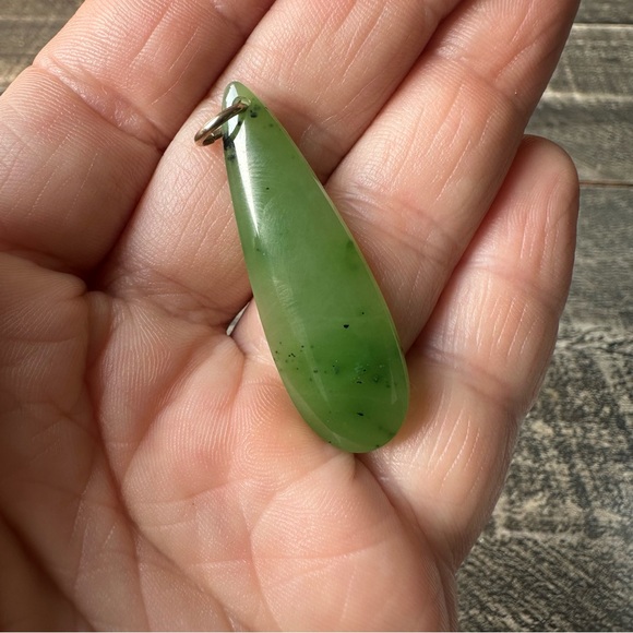 Nephrite Jade Pendant - Picture 2 of 8